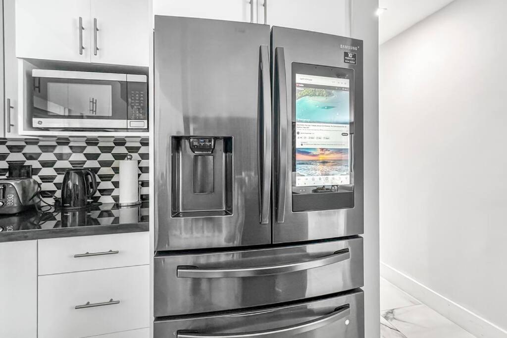 Amazing Home W Heated Pool 8 Mins To The Beach Lighthouse Point Exterior foto