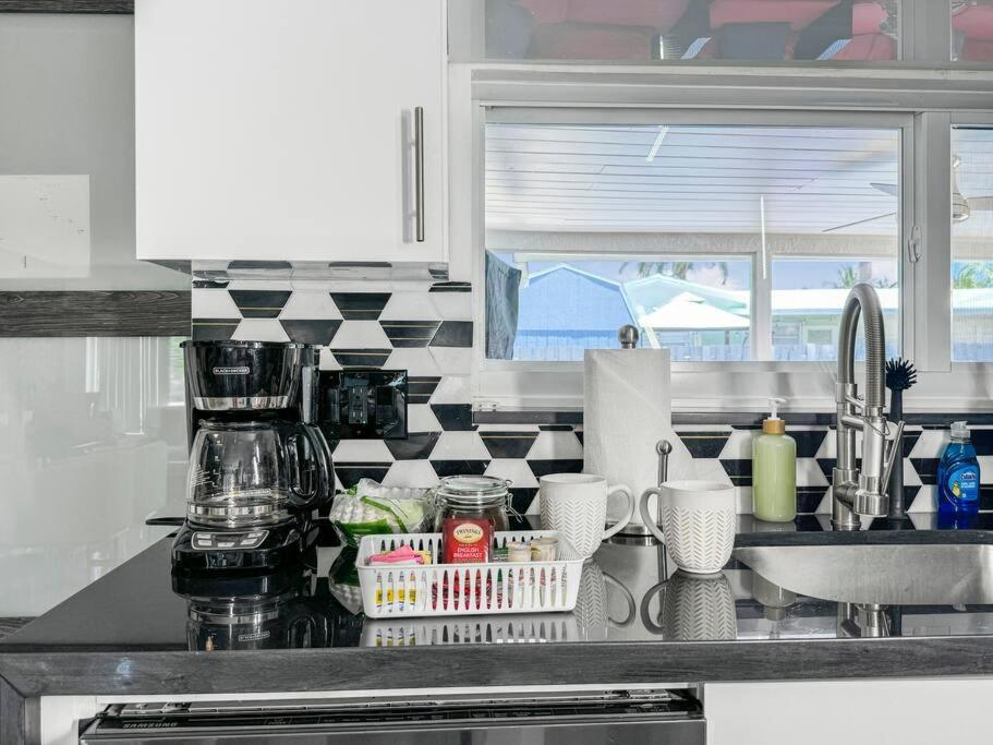 Amazing Home W Heated Pool 8 Mins To The Beach Lighthouse Point Exterior foto