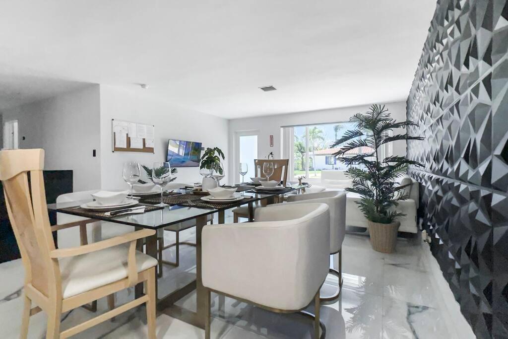 Amazing Home W Heated Pool 8 Mins To The Beach Lighthouse Point Exterior foto